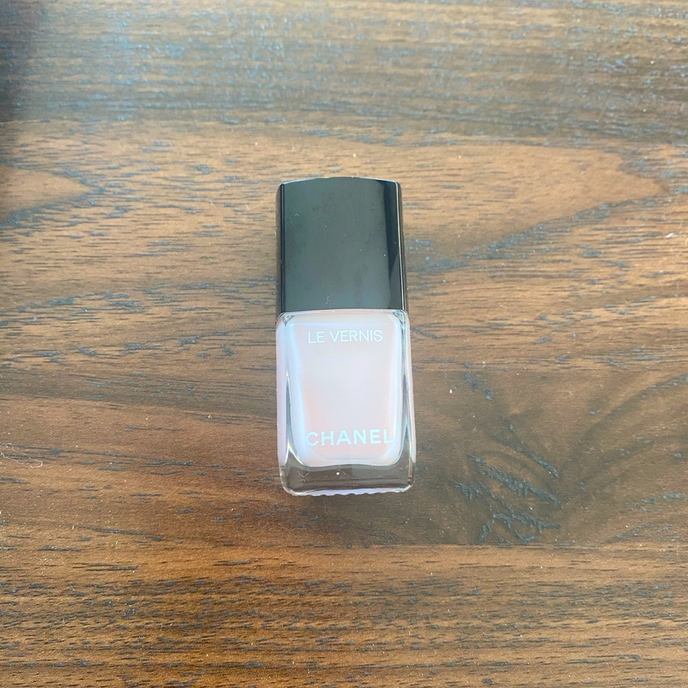 Chanel nail polish Ballerina light pink used once